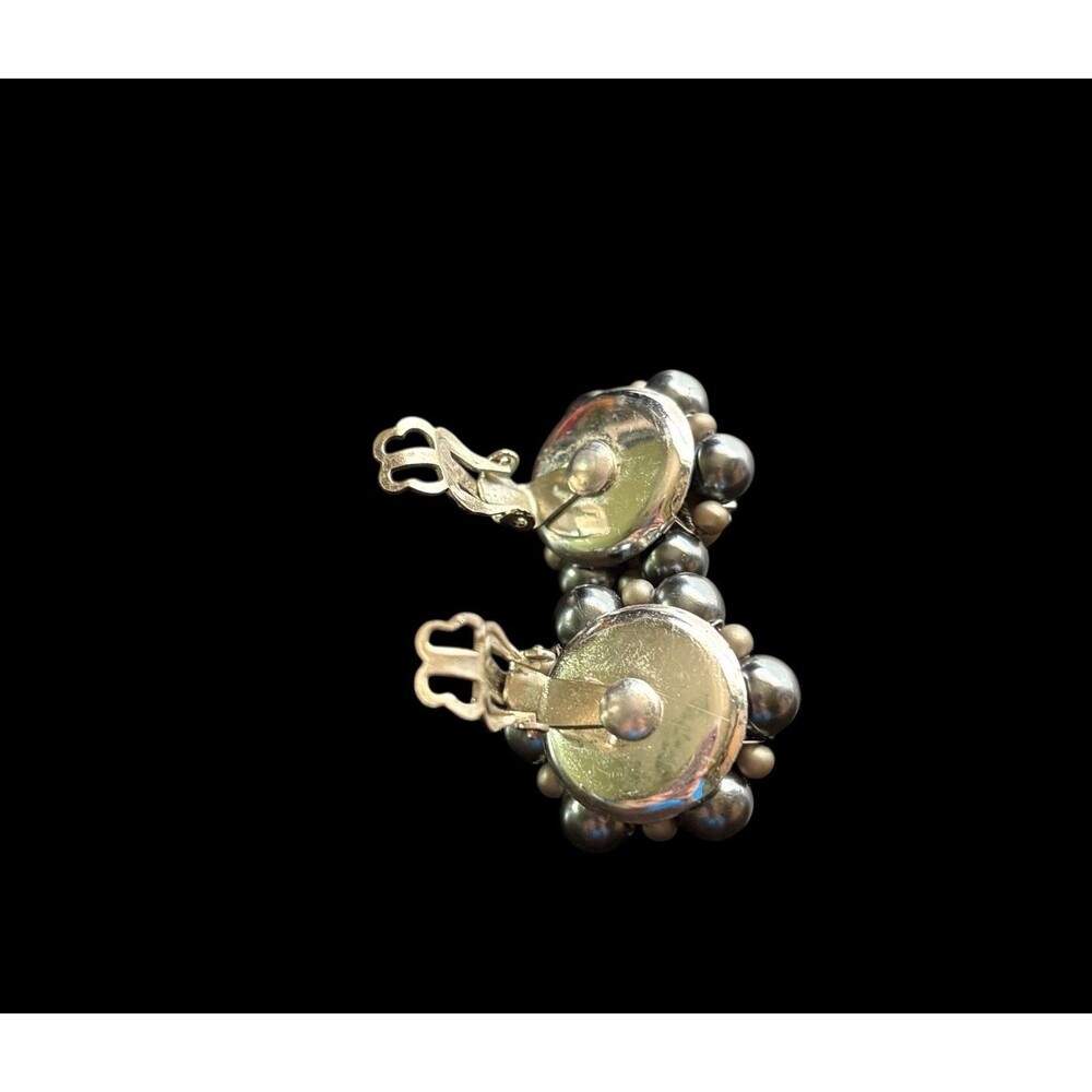 Beaded Cluster Clip On Earrings Faux Pearl Gray Taupe Statement Jewelry - Picture 5 of 6